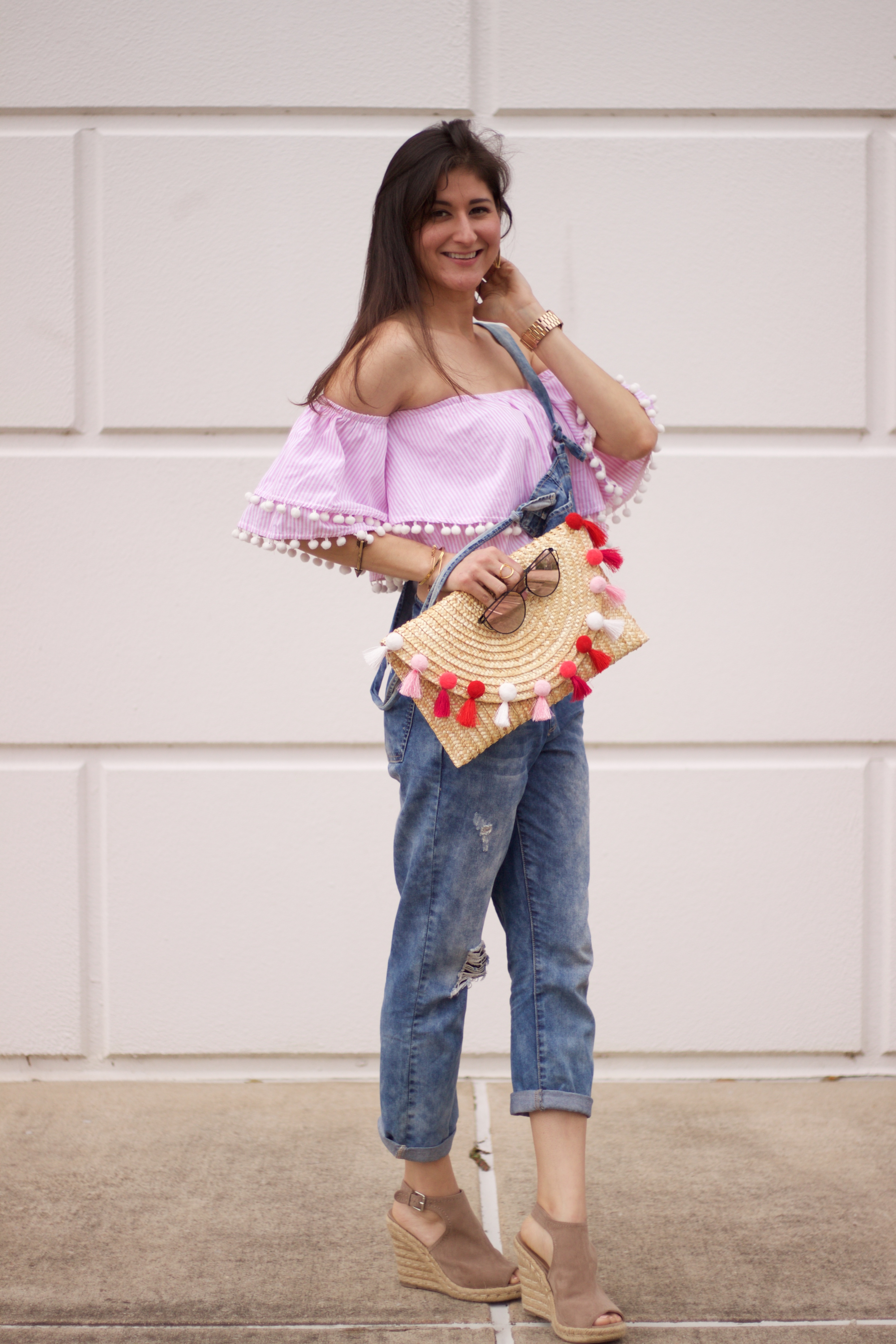 Jenni Metz Houston blogger modeling overalls.