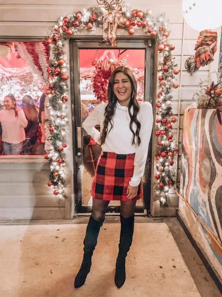 La Grange Houston: Where to take Christmas pictures in Houston. The Fashionable Maven: Jenni Metz.