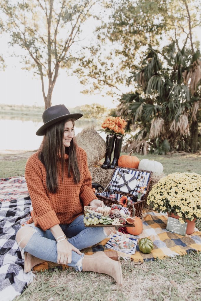 The Fashionable Maven Jenni Metz celebrating her anniversary with fall inspired picnic for date night.