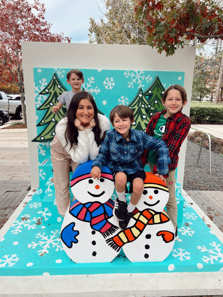 Jennimetz and family Christmas pictures houston snowman