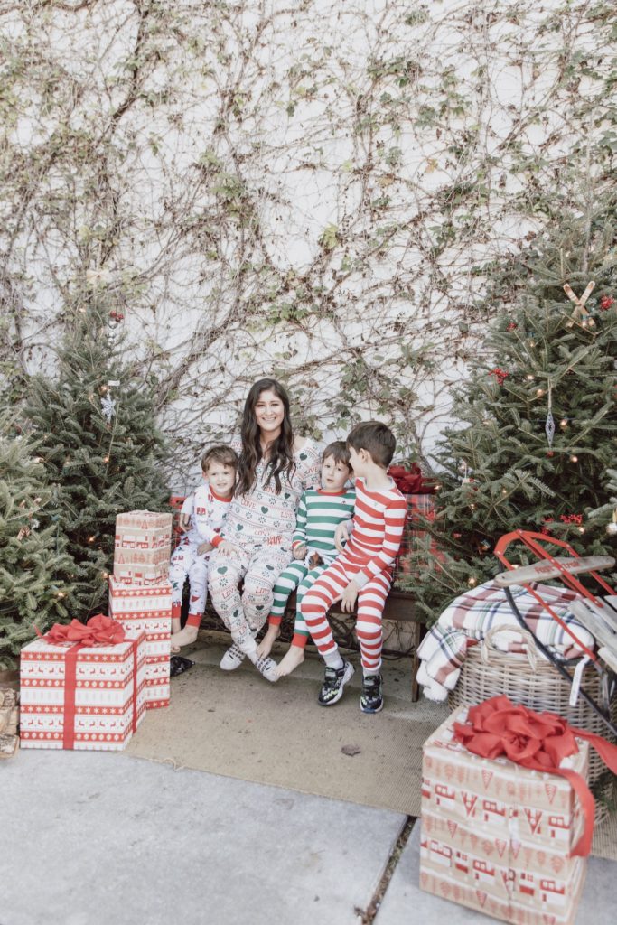 The Fashionable Maven: Jenni Metz talks about Houston's most instagrammable places for Christmas pictures. 